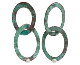 Μεγάλα εντυπωσιακά σκουλαρίκια μακριά με μαργαριτάρια και χρώμα – 3732